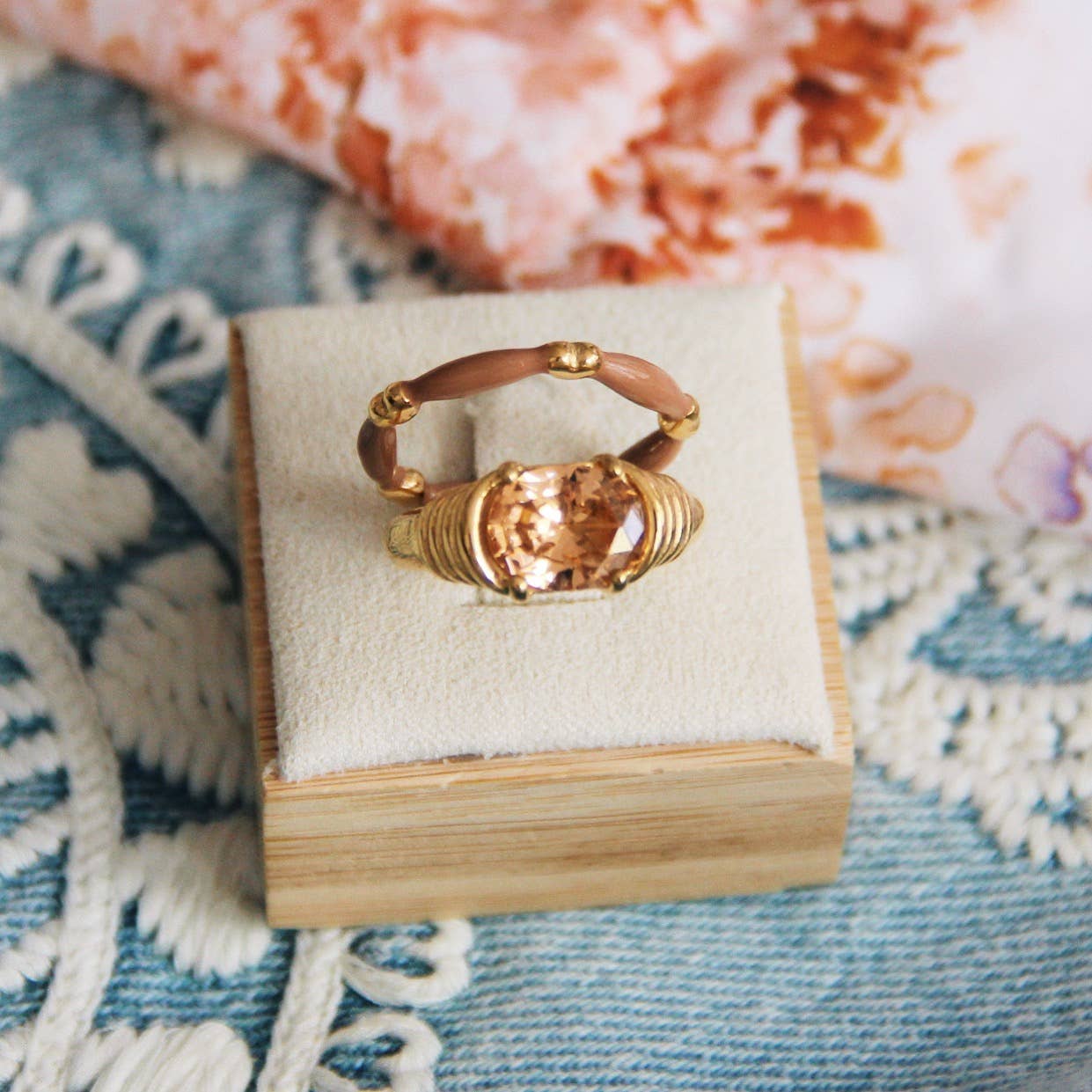 Stainless steel ring with mini hearts and enamel