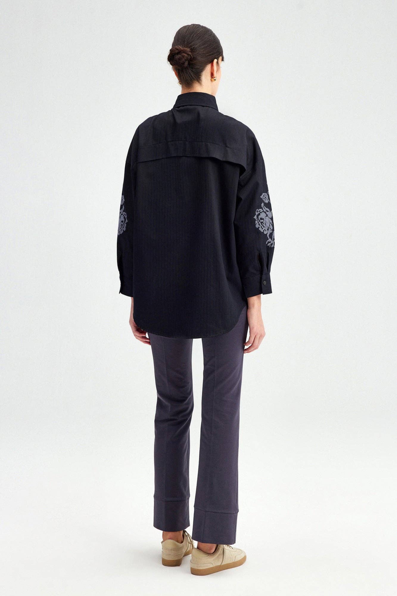 EMBROIDERED FRONT OVERSIZED SHIRT
