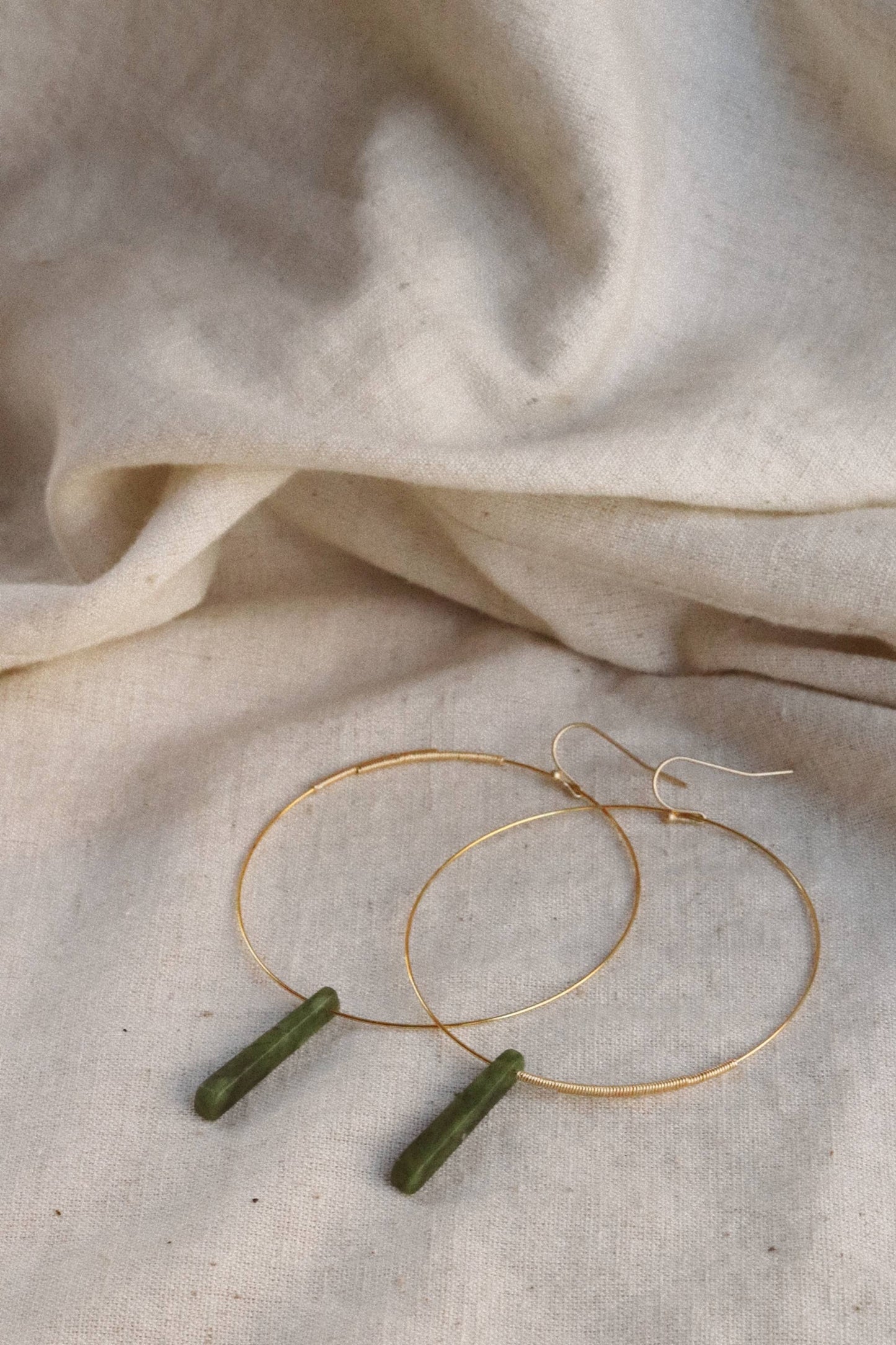 PETITE OLIVE HOOPS