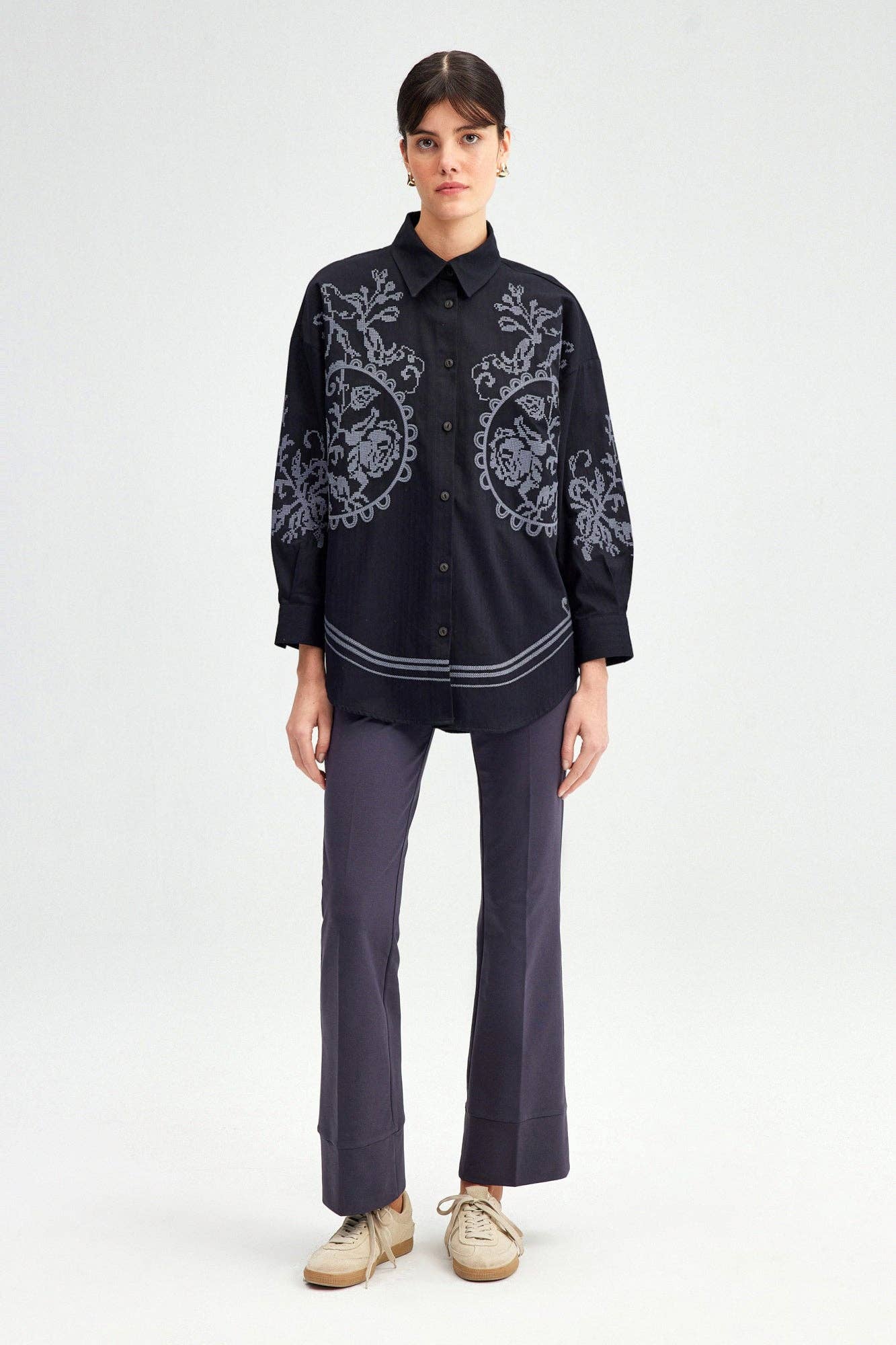 EMBROIDERED FRONT OVERSIZED SHIRT