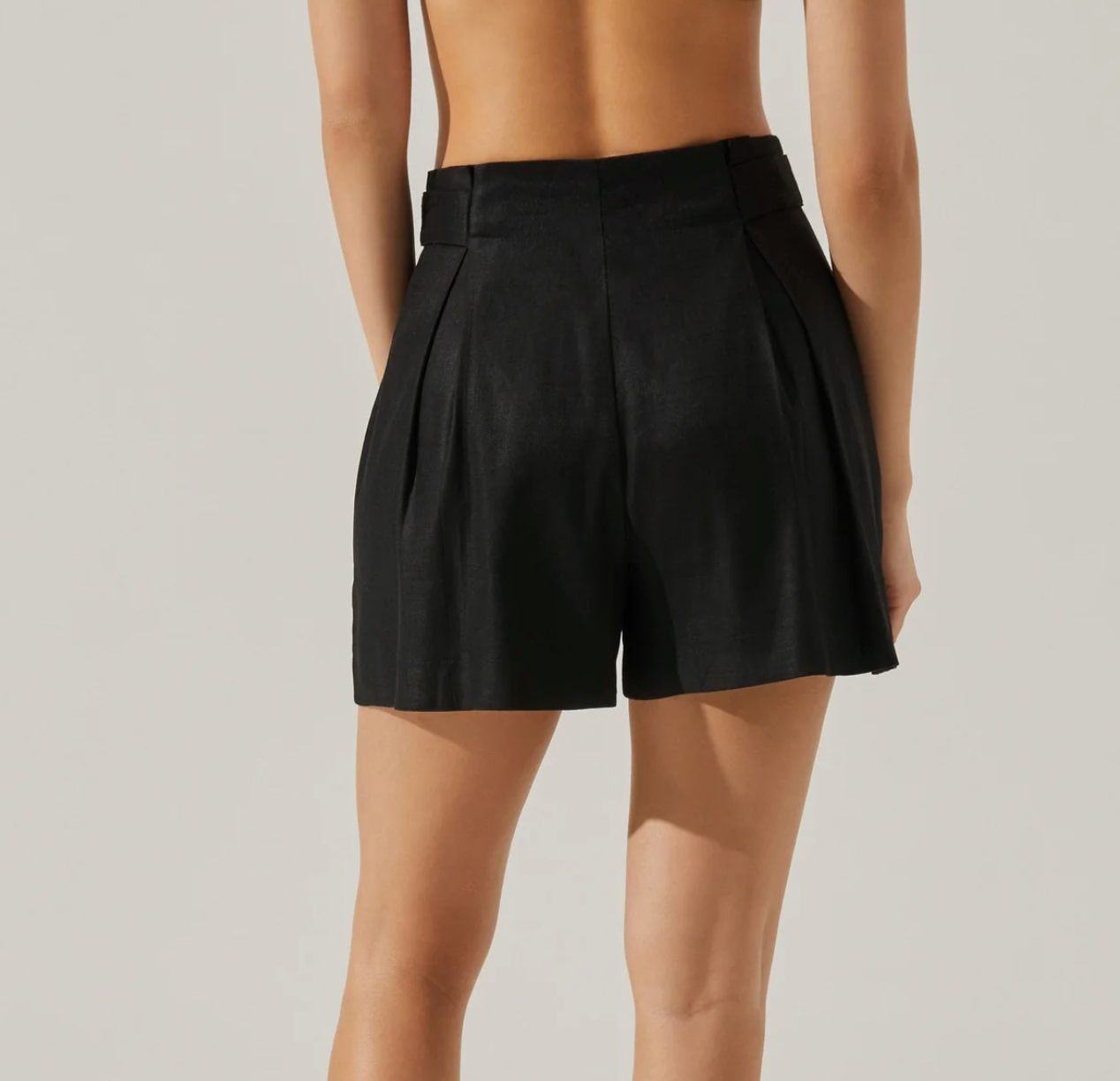 Ollie Pleated Linen Blend Shorts