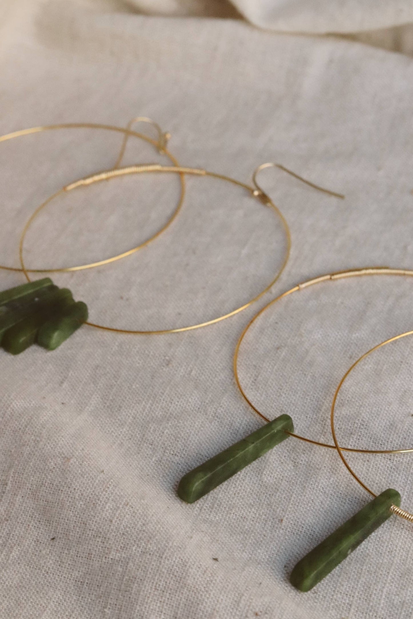 PETITE OLIVE HOOPS