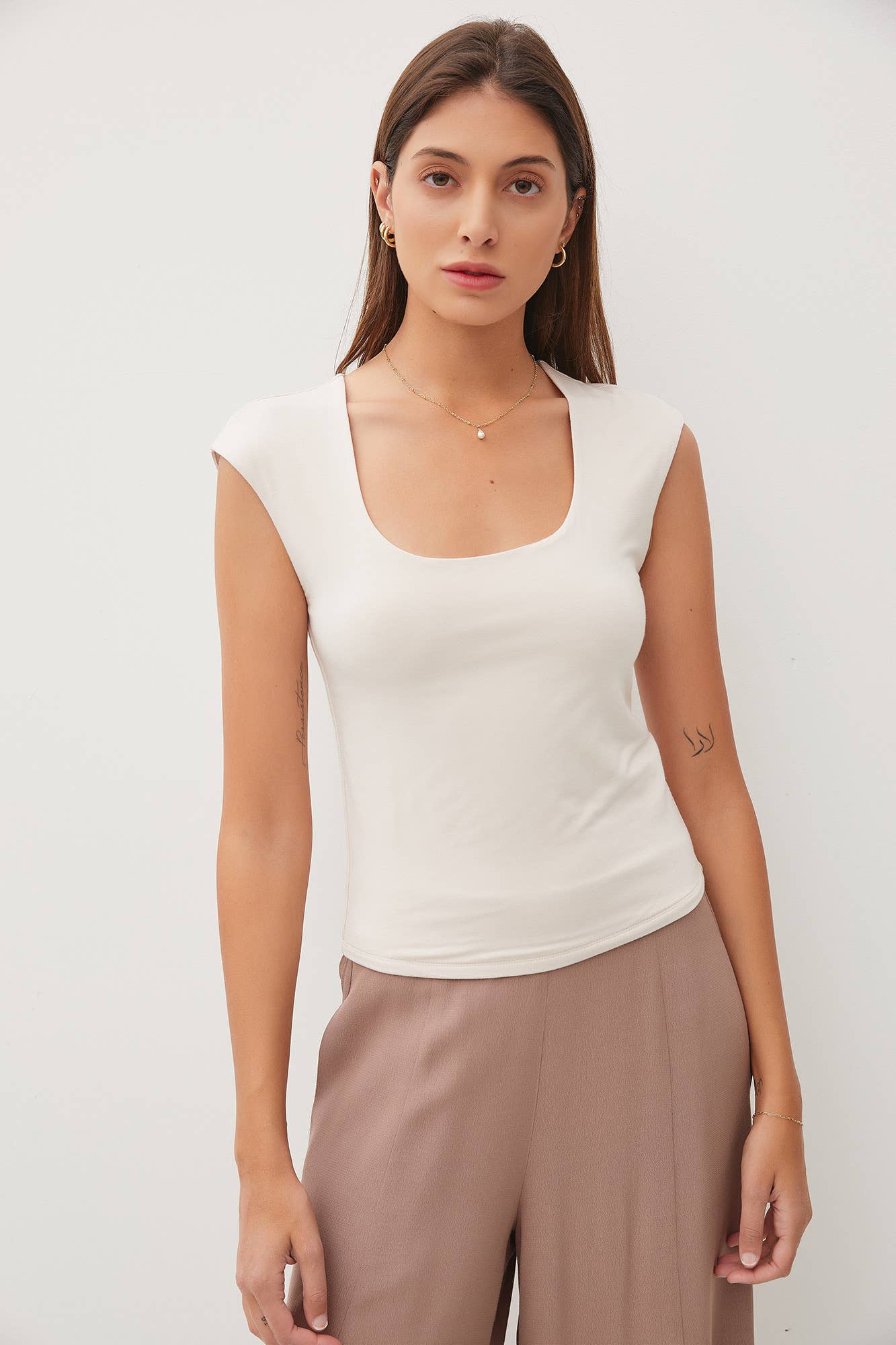 BASIC CAP SLEEVE KNIT TOP