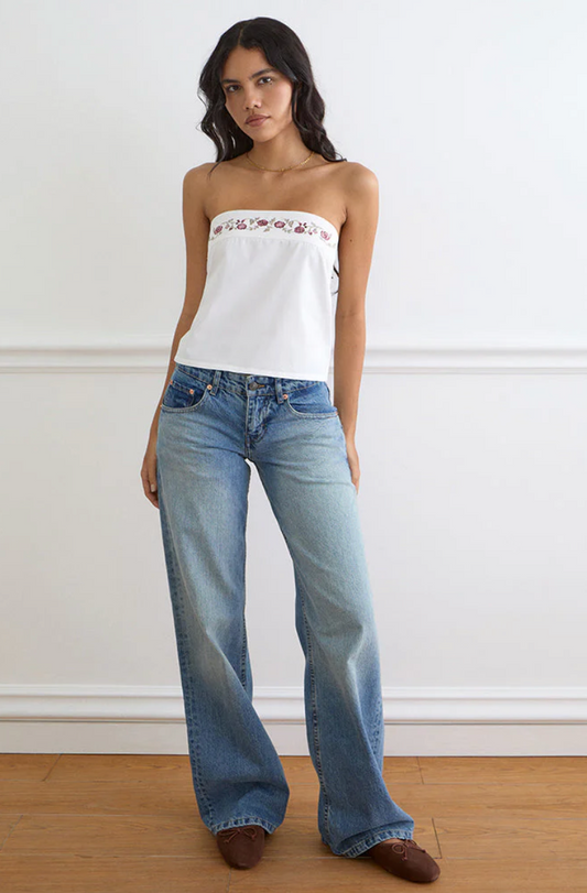 Ahera Top In Poplin White With Cherry Blossom Embroidery