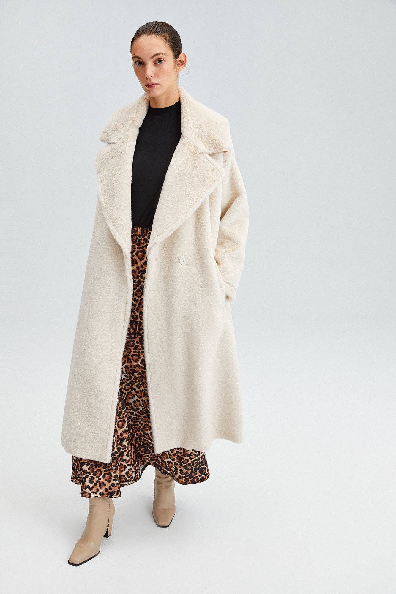 FAUX FUR COAT