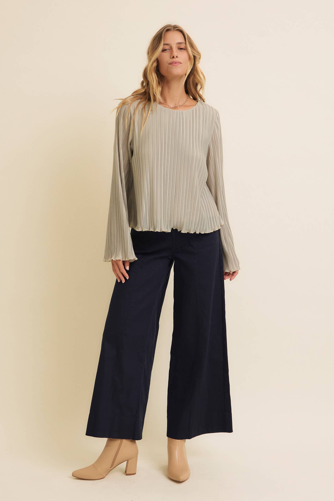 FLATTERING WIDE LEG FULL-LENGTH STRETCHY PANTS