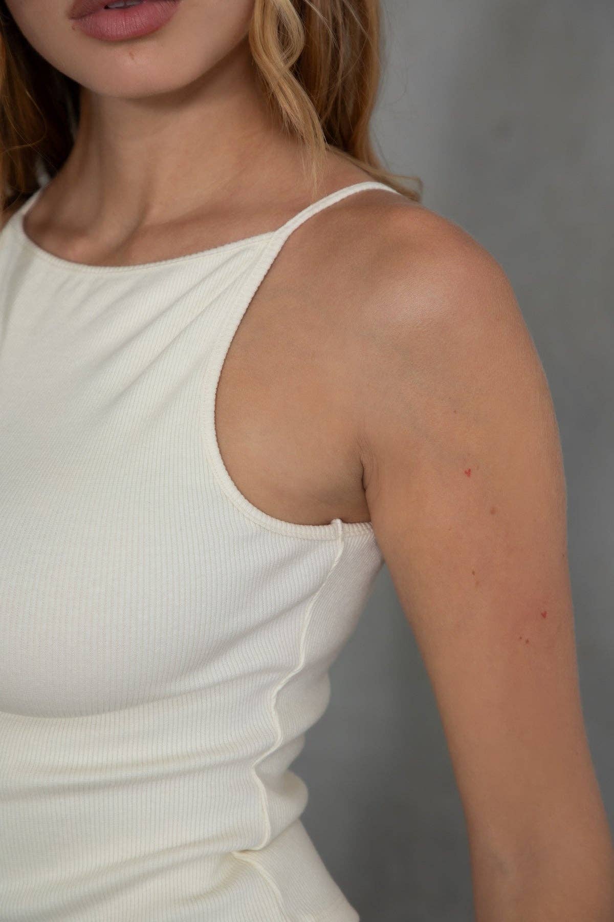 Lively Sleeveless Boatneck